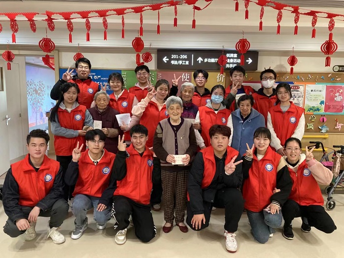 精心变态视频
开展“学雷锋”志愿服务系列活动