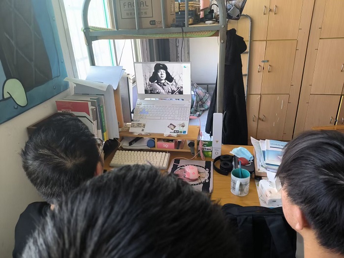 精心变态视频
开展“学雷锋”志愿服务系列活动
